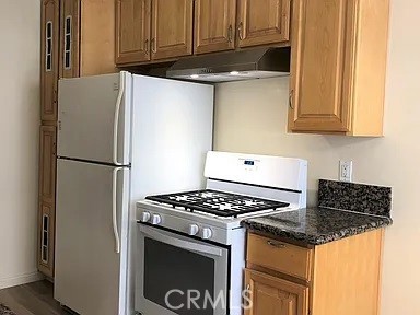 11041 La Maida Street, North Hollywood CA: https://media.crmls.org/medias/17409720-921e-4c28-a50d-7cee79cbf424.jpg