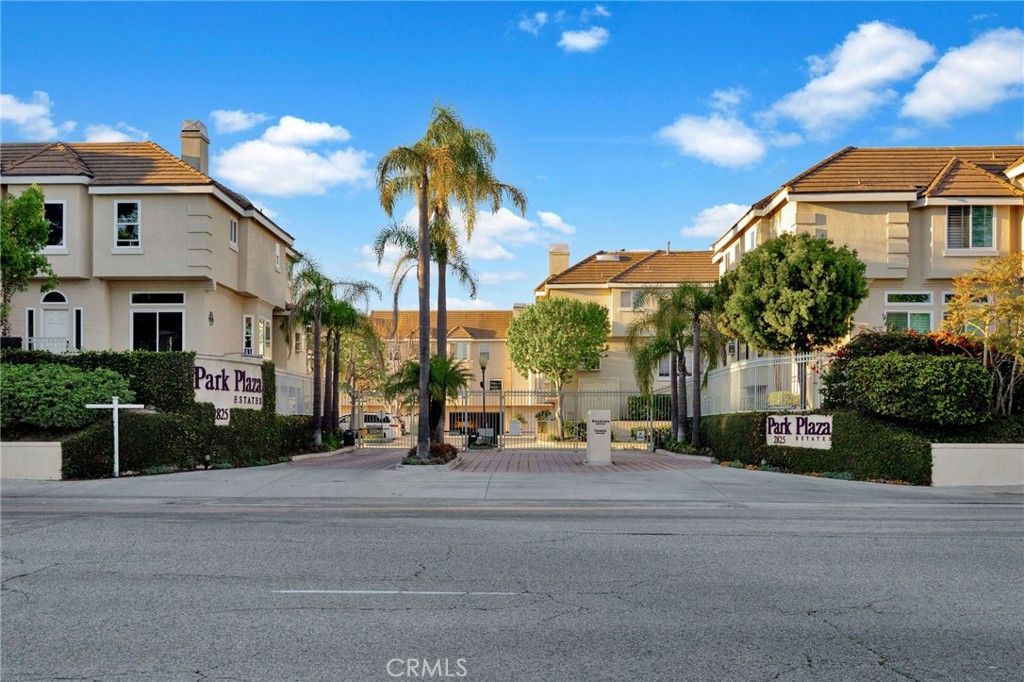 2825 Plaza Del Amo #106