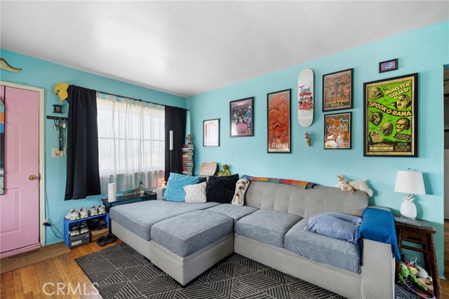 Detail Gallery Image 6 of 10 For 812 N Glenoaks Bld, Burbank,  CA 91502 - – Beds | – Baths
