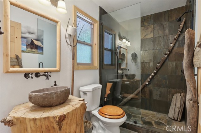 Detail Gallery Image 8 of 59 For 385 Iris Dr, Twin Peaks,  CA 92391 - 4 Beds | 3 Baths
