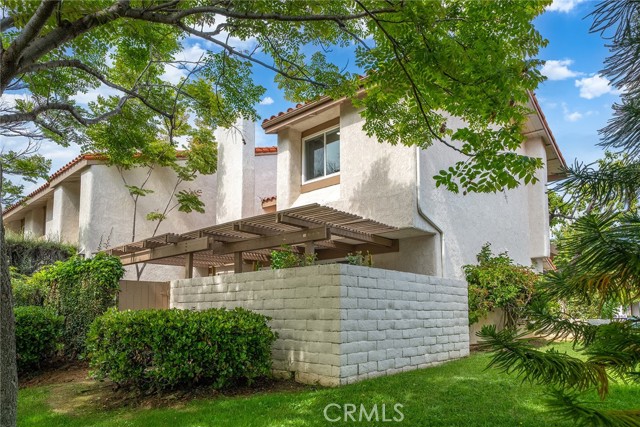 10 Lassen, Irvine CA: https://media.crmls.org/medias/17426731-2e9f-4c7e-b892-5ab2ee457c04.jpg