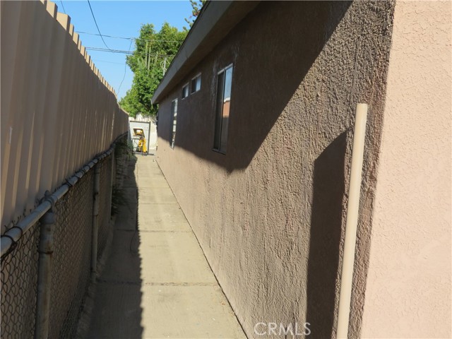 524 Gulf Avenue, Wilmington CA: https://media.crmls.org/medias/17429015-e4a3-415e-8c38-9ffe23dd63c5.jpg