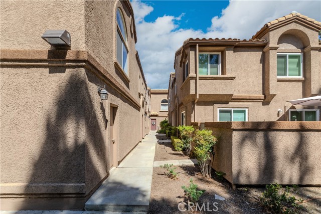 Detail Gallery Image 2 of 15 For 2532 Moon Dust Dr #E,  Chino Hills,  CA 91709 - 2 Beds | 2 Baths