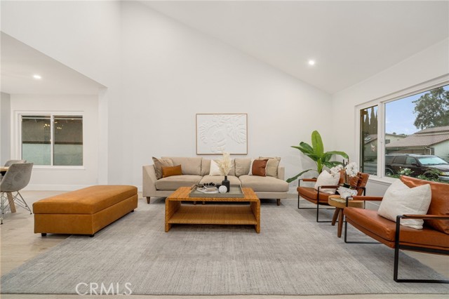 24362 Via Santa Clara, Mission Viejo CA: https://media.crmls.org/medias/17438614-9eaa-4247-b581-37349d500033.jpg