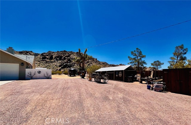24212 Kansa Road, Apple Valley CA: https://media.crmls.org/medias/17446eef-4d57-4fb5-9306-1f24997ef120.jpg