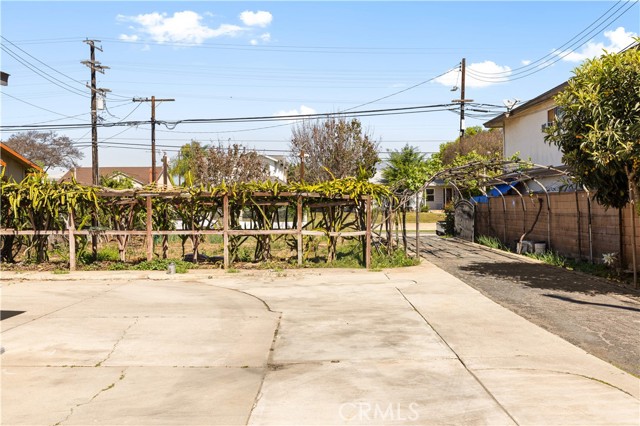 Detail Gallery Image 8 of 30 For 220 E Hellman, Monterey Park,  CA 91755 - 3 Beds | 2 Baths