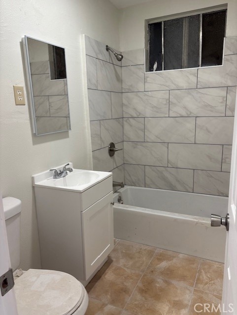 Detail Gallery Image 6 of 11 For 15509 Amar Rd, La Puente,  CA 91744 - 3 Beds | 1 Baths