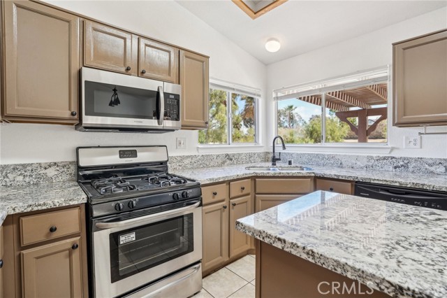 4644 Starstone Court, Palmdale CA: https://media.crmls.org/medias/1747471c-6db2-49a1-80e8-067c43b84cc5.jpg
