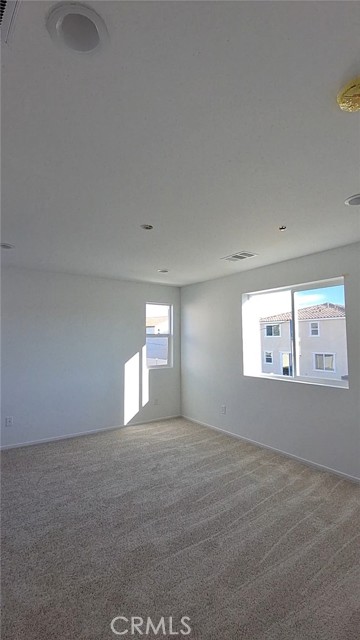 Detail Gallery Image 4 of 4 For 183 Oakton Ct, Hemet,  CA 92543 - 3 Beds | 2/1 Baths