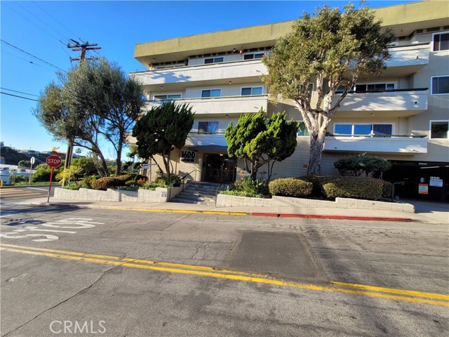 1600 Ardmore Avenue, Hermosa Beach, California 90254, 2 Bedrooms Bedrooms, ,1 BathroomBathrooms,Residential,Sold,Ardmore,SB22029800