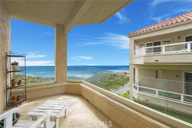 46 Saint Tropez, Laguna Niguel CA: https://media.crmls.org/medias/1747df23-f60e-49e2-921b-fdccb78e6716.jpg