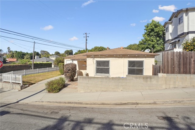 1561 2nd Street, Manhattan Beach, California 90266, 2 Bedrooms Bedrooms, ,1 BathroomBathrooms,Residential,Sold,2nd Street,SB24130521