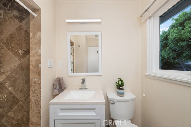 Image 19 of 26 For 21225 Kent Avenue