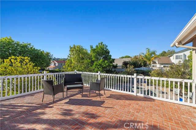 28642 Apricot Place, Saugus CA: https://media.crmls.org/medias/1748868d-f1b4-4072-a07c-917595cef4ba.jpg