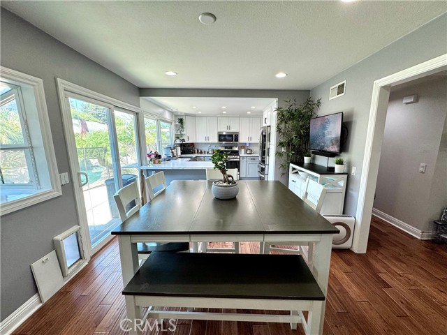 Detail Gallery Image 6 of 57 For 629 E Riverview Ave, Orange,  CA 92865 - 4 Beds | 2 Baths