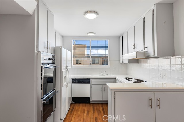 5429 Newcastle Avenue, Encino CA: https://media.crmls.org/medias/174950eb-6d86-45aa-b90c-d73d35cdd636.jpg