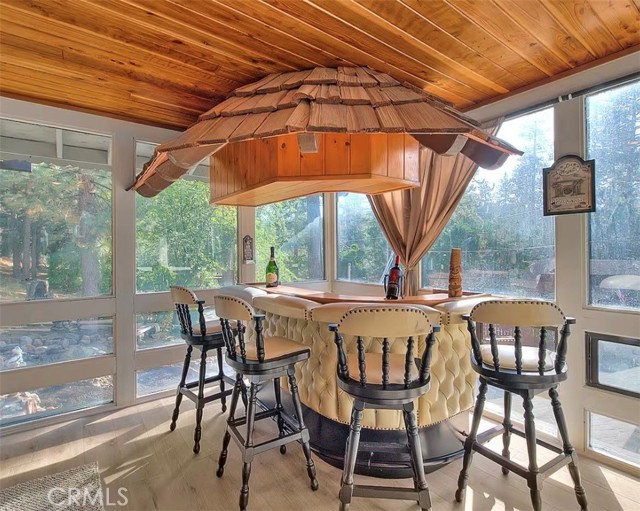 Detail Gallery Image 15 of 21 For 1002 Cherokee St, Fawnskin,  CA 92333 - 4 Beds | 3 Baths