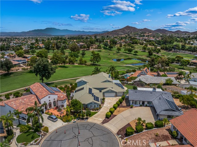 Detail Gallery Image 2 of 47 For 30700 Spyglass Way, Menifee,  CA 92587 - 5 Beds | 3/1 Baths