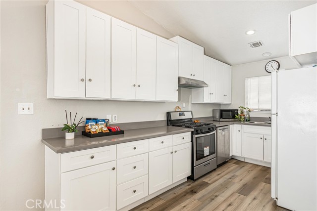 Detail Gallery Image 10 of 35 For 16422 Tolowa, Apple Valley,  CA 92307 - 3 Beds | 2 Baths