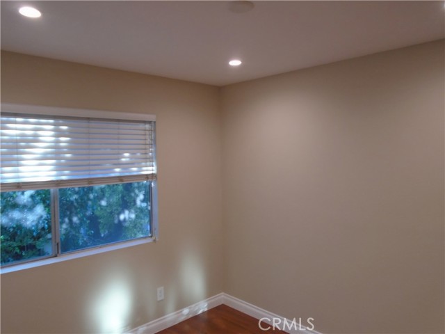 Detail Gallery Image 10 of 23 For 18516 Mayall St #D,  Northridge,  CA 91324 - 3 Beds | 2/1 Baths