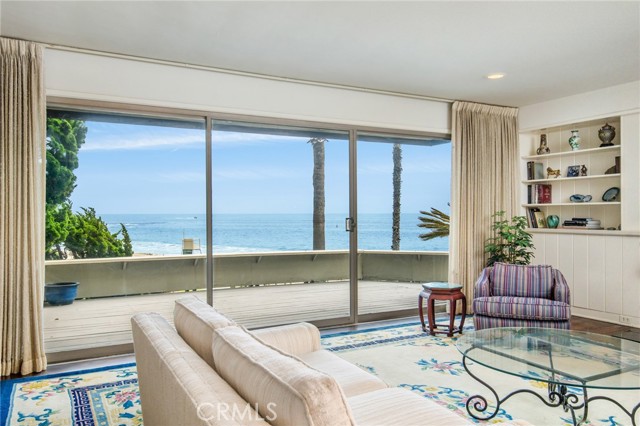 Detail Gallery Image 7 of 38 For 70 Emerald Bay, Laguna Beach,  CA 92651 - 4 Beds | 3/1 Baths