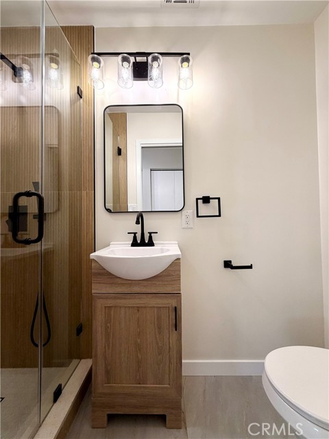 Detail Gallery Image 9 of 14 For 3548 Corinth Ave, Los Angeles,  CA 90066 - 3 Beds | 2 Baths