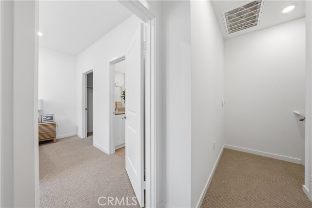 Detail Gallery Image 22 of 29 For 9425 N Sepulveda Blvd. #3,  North Hills,  CA 91343 - 2 Beds | 2/1 Baths