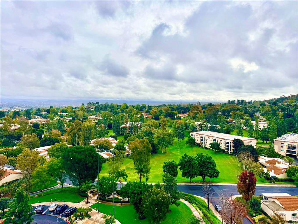 https://media.crmls.org/medias/174f1833-9b01-41ae-af20-4fee73f75b28.jpg?preset=X-Large