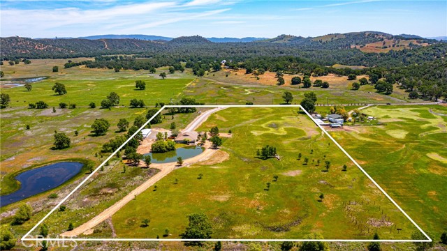 Detail Gallery Image 13 of 71 For 12285 High Valley Rd, Clearlake Oaks,  CA 95423 - 4 Beds | 3 Baths