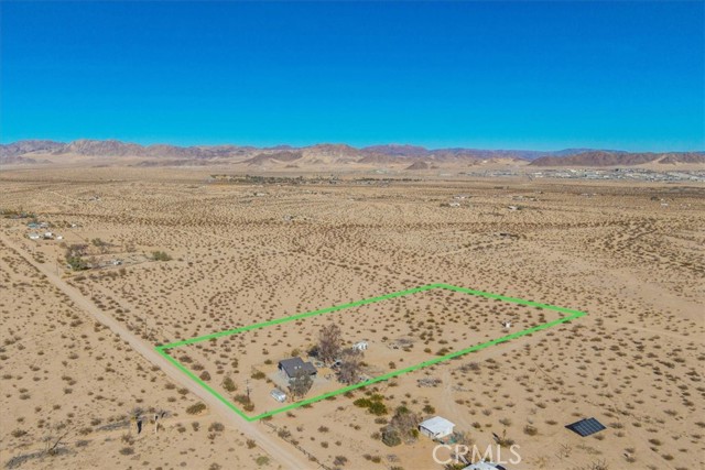 1421 Sunrise Avenue, 29 Palms CA: https://media.crmls.org/medias/174f94b7-e3ac-49ba-b794-1c32c50695ac.jpg