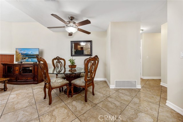 Detail Gallery Image 16 of 61 For 30176 Windward, Canyon Lake,  CA 92587 - 4 Beds | 2 Baths