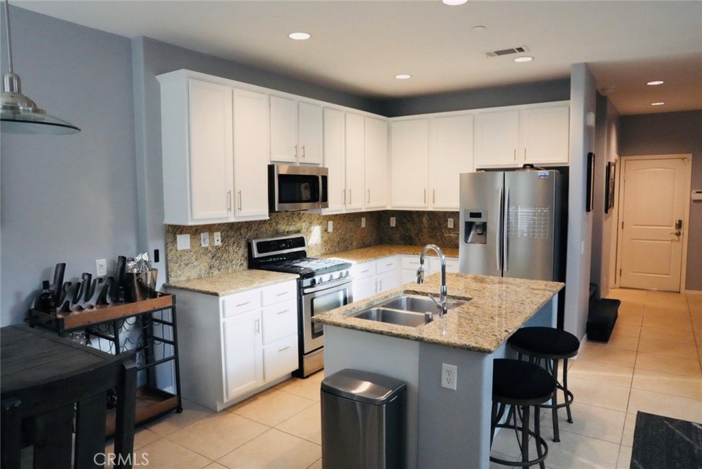 174fd2dd 6985 4e0e 9aca Ed34683e87ec