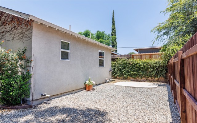 7441 Sylvia Avenue, Reseda CA: https://media.crmls.org/medias/174ff06f-98ba-41bc-be7a-a6c92401ebd7.jpg