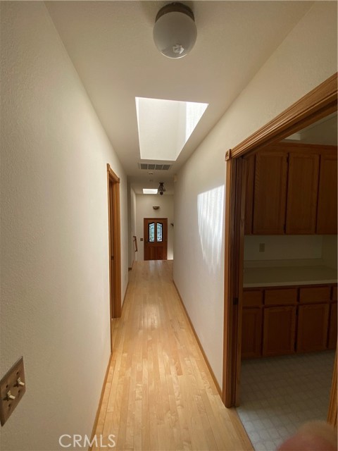 19232 N Shore Court, Hidden Valley Lake CA: https://media.crmls.org/medias/1750456d-69a5-4837-9d81-79601630968e.jpg
