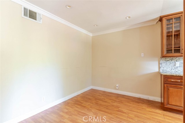 Detail Gallery Image 7 of 25 For 909 E Garfield #3,  Glendale,  CA 91205 - 2 Beds | 2 Baths