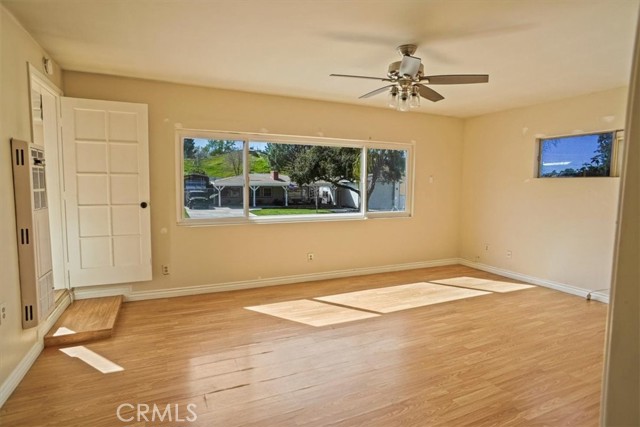 Detail Gallery Image 11 of 28 For 22573 Arriba Dr, Saugus,  CA 91350 - 4 Beds | 2 Baths