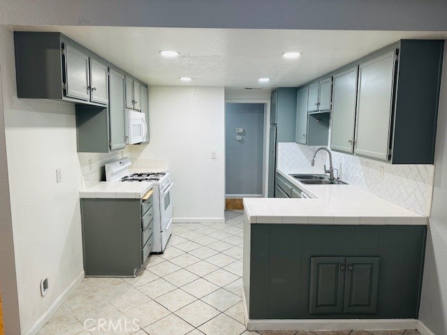 Detail Gallery Image 4 of 8 For 37005 Justin Ct, Palmdale,  CA 93550 - 3 Beds | 2 Baths