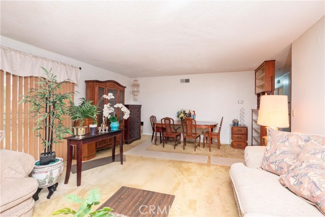 2996 Gladstone Street, Pomona CA: https://media.crmls.org/medias/1750bbd6-78e9-4a44-89b7-4307233cbe02.jpg