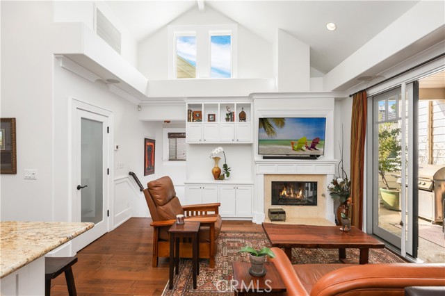 Detail Gallery Image 13 of 37 For 516 Poinsettia #B,  Corona Del Mar,  CA 92625 - 3 Beds | 3 Baths