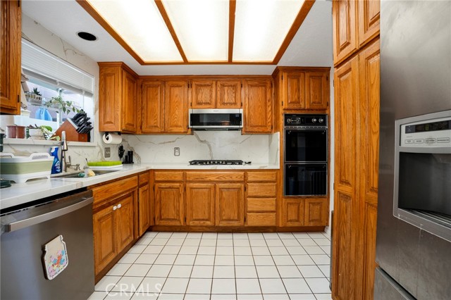 1827 Gramercy Avenue photo 7