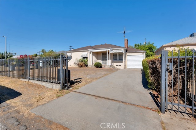6252 Camellia Avenue, North Hollywood CA: https://media.crmls.org/medias/1753d10c-6bd6-4b64-a037-6e1e9e1c95cd.jpg