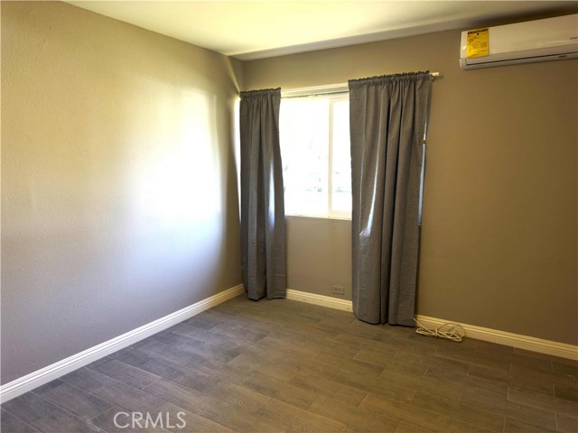 Detail Gallery Image 8 of 10 For 2406 Angela St #1,  Pomona,  CA 91766 - 3 Beds | 1/1 Baths