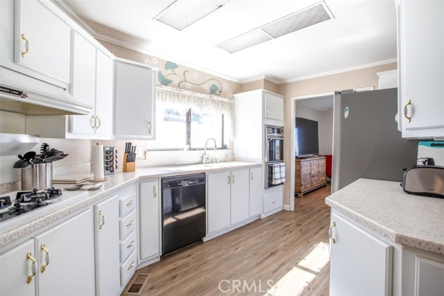 Detail Gallery Image 11 of 38 For 10321 Chisholm Trl, Cherry Valley,  CA 92223 - 2 Beds | 2 Baths