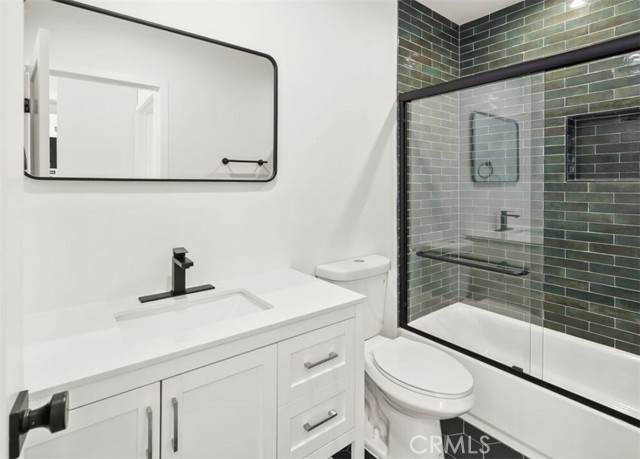 Detail Gallery Image 6 of 32 For 1731 S New Hampshire Ave, Los Angeles,  CA 90006 - – Beds | – Baths