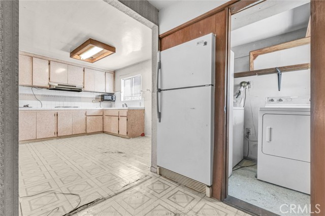 939 White Knoll Drive, Los Angeles CA: https://media.crmls.org/medias/17549d74-c0c4-49eb-bc79-749fed255635.jpg