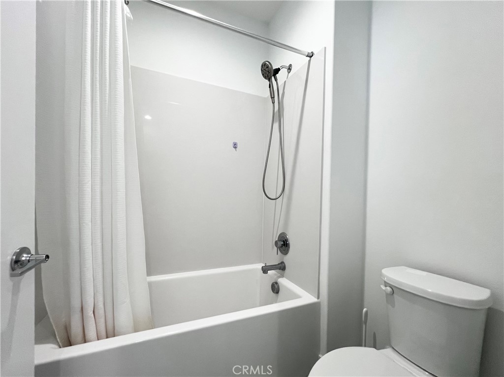 https://media.crmls.org/medias/1754e87e-74a3-4406-9255-a4c2faa488a8.jpg?preset=X-Large