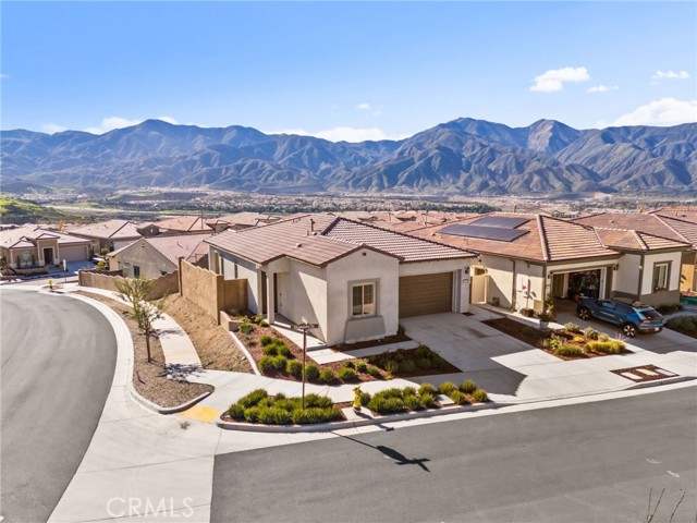 Detail Gallery Image 4 of 71 For 11957 Shadeland, Corona,  CA 92883 - 2 Beds | 2 Baths