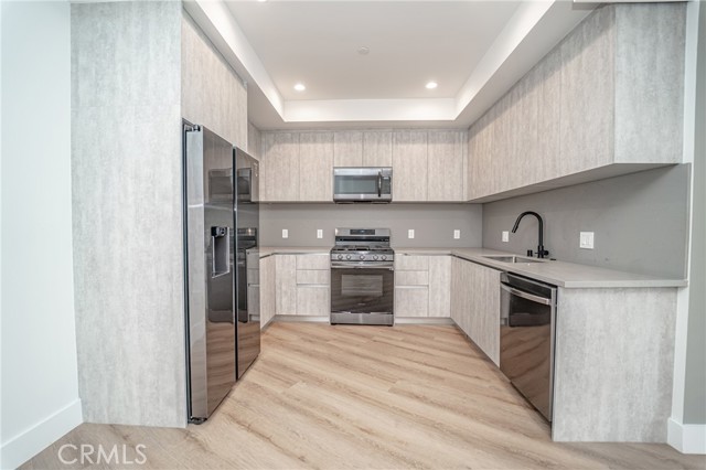 Detail Gallery Image 4 of 29 For 2828 London St #308,  Los Angeles,  CA 90026 - 2 Beds | 2 Baths