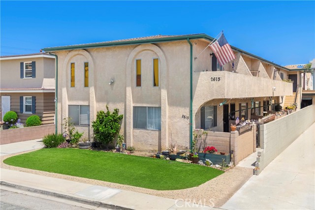 2615 Curtis Avenue, Redondo Beach CA: https://media.crmls.org/medias/17556f4f-3fe7-4796-a7ff-df762276a1d4.jpg