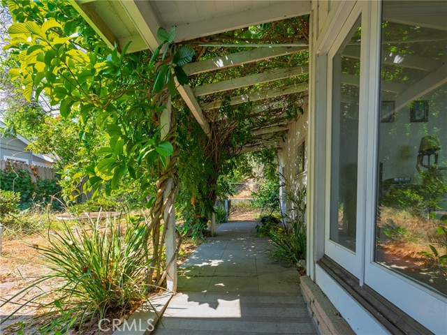 5046 Range Horse Lane, Rolling Hills Estates CA: https://media.crmls.org/medias/1755852a-1c60-4cef-96fb-bc2684ce6423.jpg